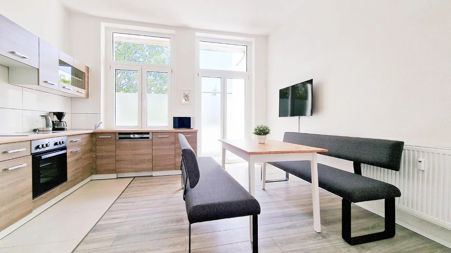 Raj Living - 3 Zimmer Wohnungen Mit Balkon - 15 Min Zur Messe Dus Düsseldorf Niemcy